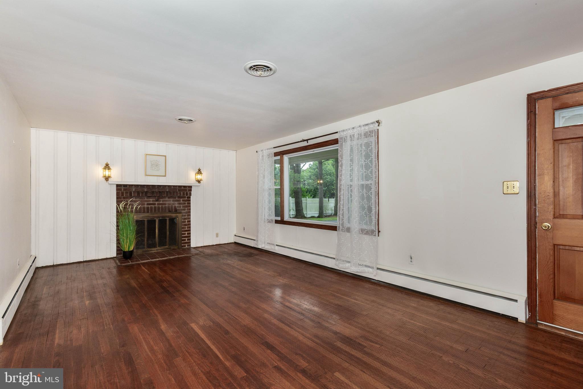 2570 Deer Park Road Finksburg, MD 21048 - Photo 16 of 45 Living Room