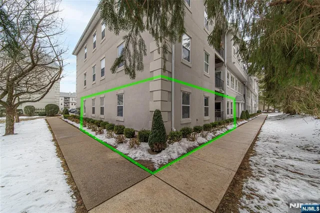 $479,000 | 703 Brittany Drive, Wayne, NJ 07470