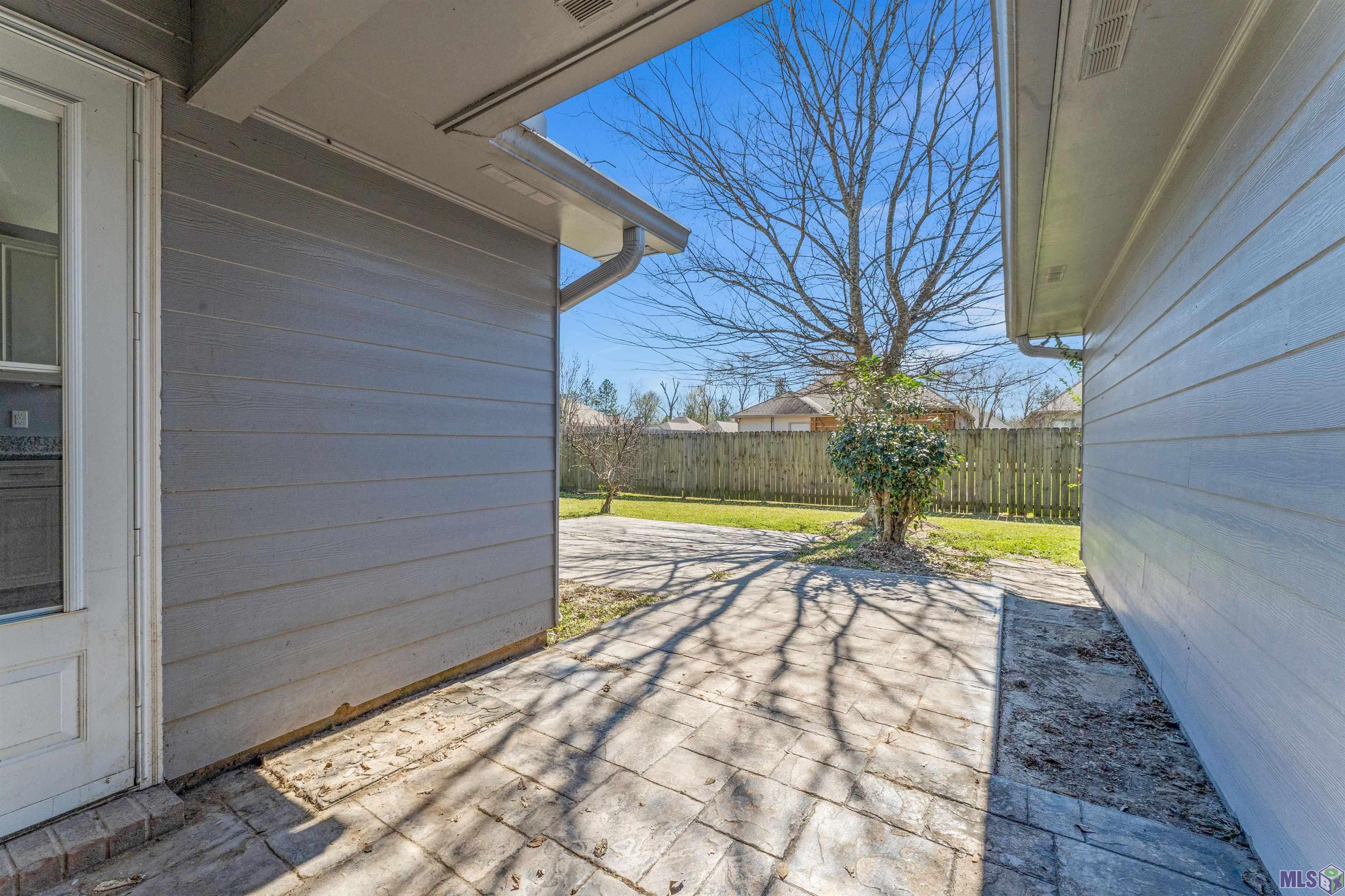 16366 Somersby Avenue Baton Rouge, LA 70817 - Photo 28 of 31