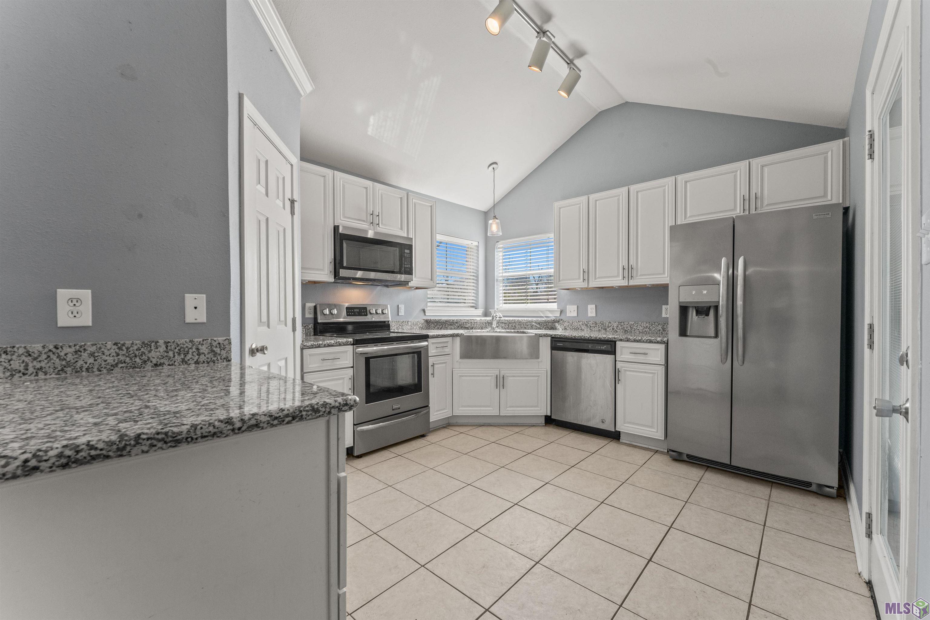 16366 Somersby Avenue Baton Rouge, LA 70817 - Photo 5 of 31