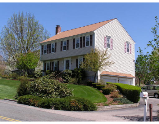 7 Bellingham Road Blackstone, MA 01504 - Photo 1 of 12 Gallery Image 1