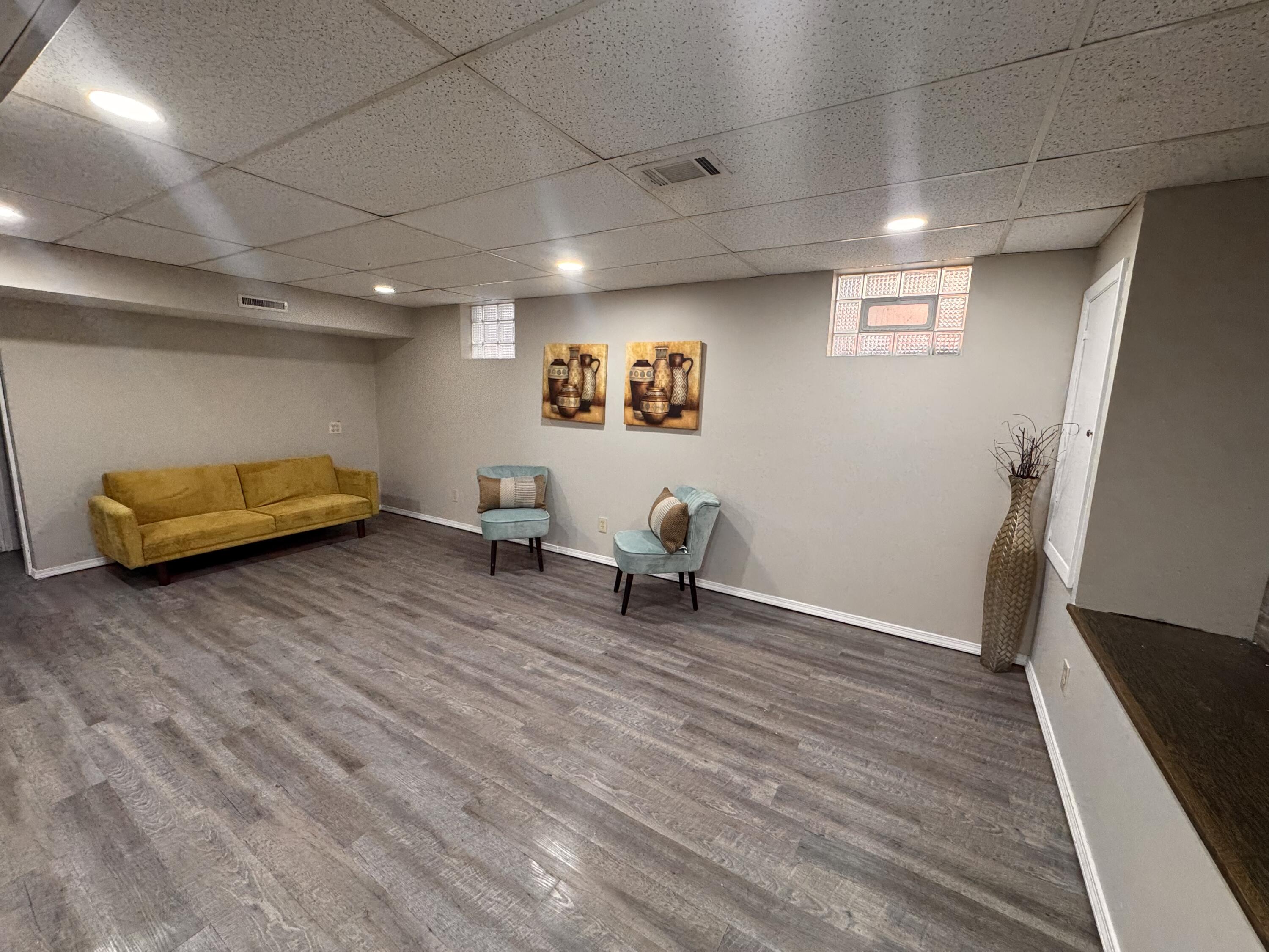 3716 West Branting Lane Milwaukee, WI 53215 - Photo 13 of 19 IMG_8911