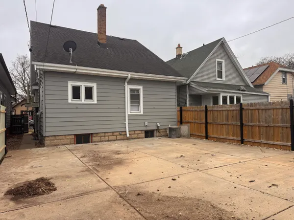 $324,900 | 3716 West Branting Lane, Milwaukee, WI 53215