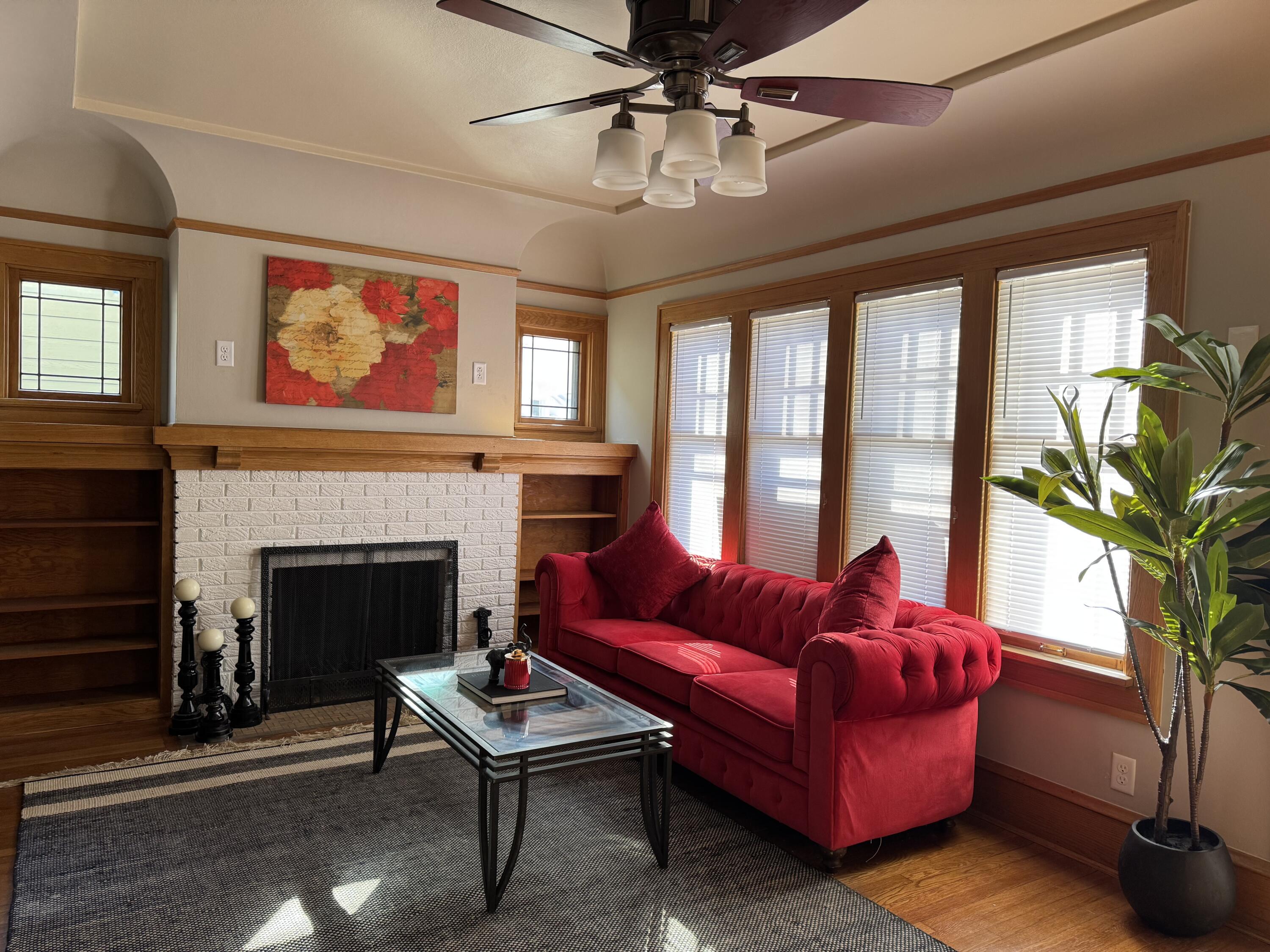 3716 West Branting Lane Milwaukee, WI 53215 - Photo 5 of 19 IMG_4719