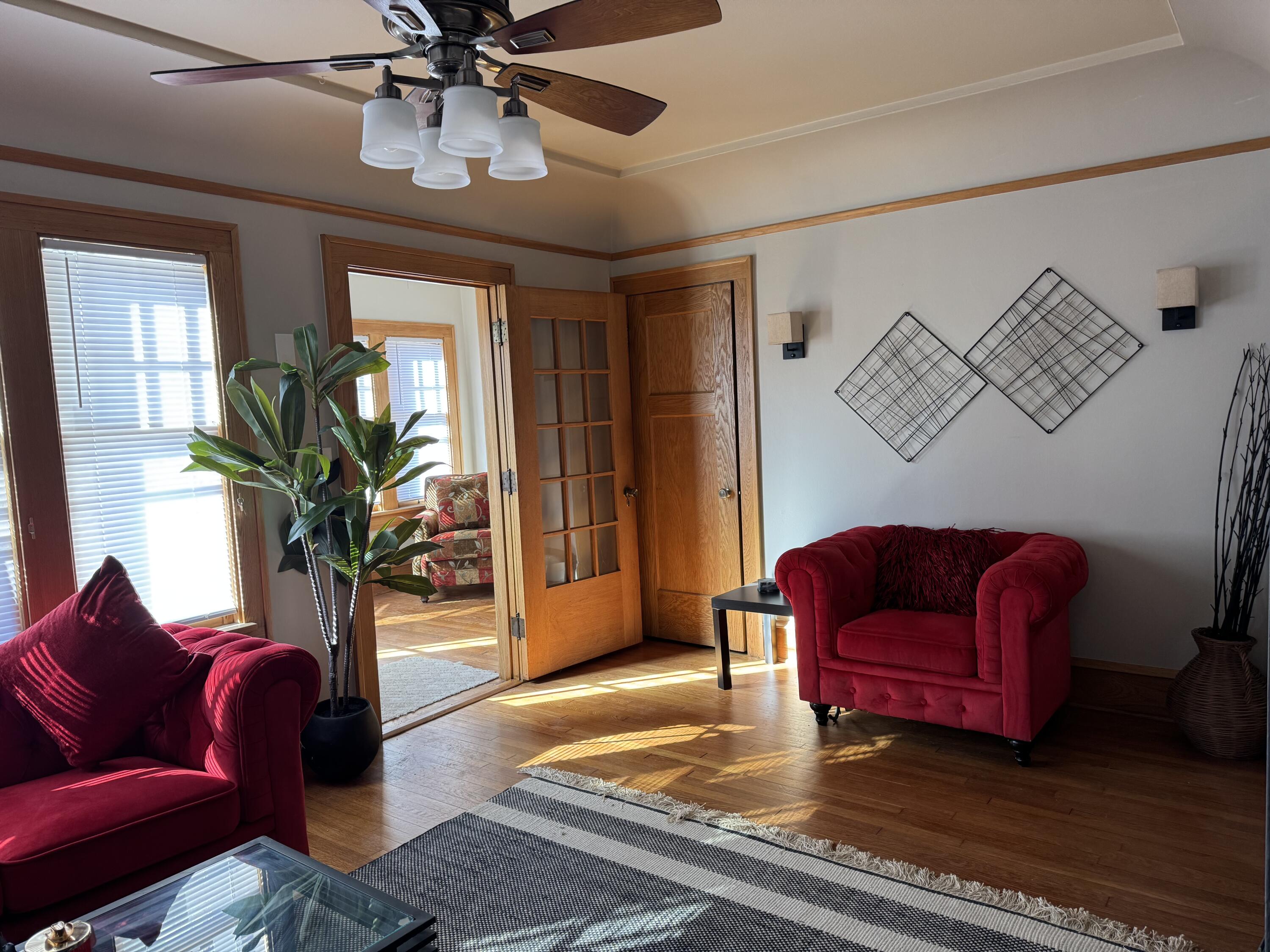 3716 West Branting Lane Milwaukee, WI 53215 - Photo 6 of 19 IMG_4720