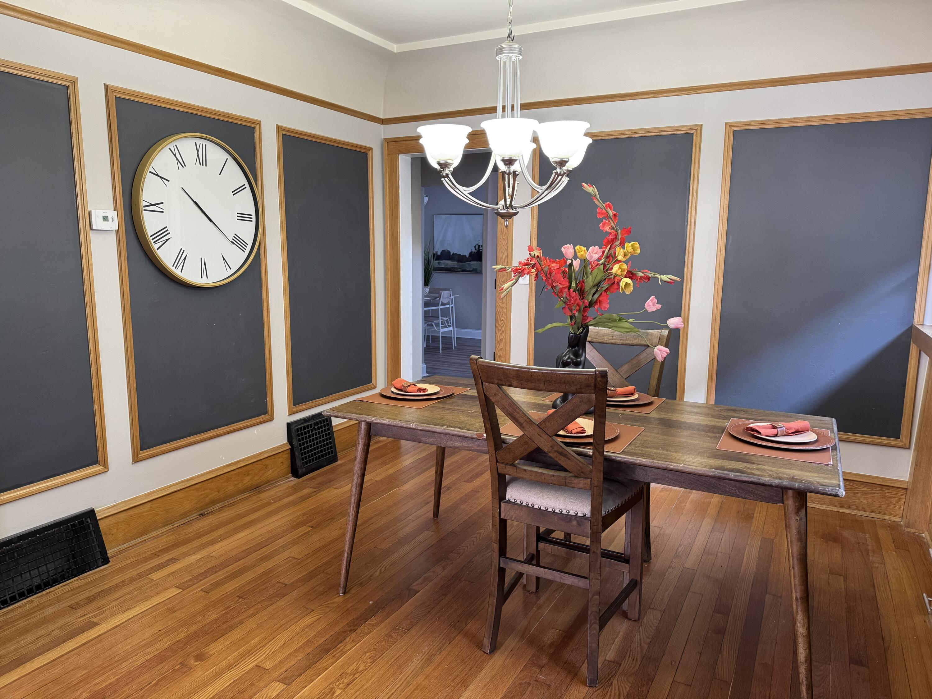 3716 West Branting Lane Milwaukee, WI 53215 - Photo 7 of 19 IMG_4722