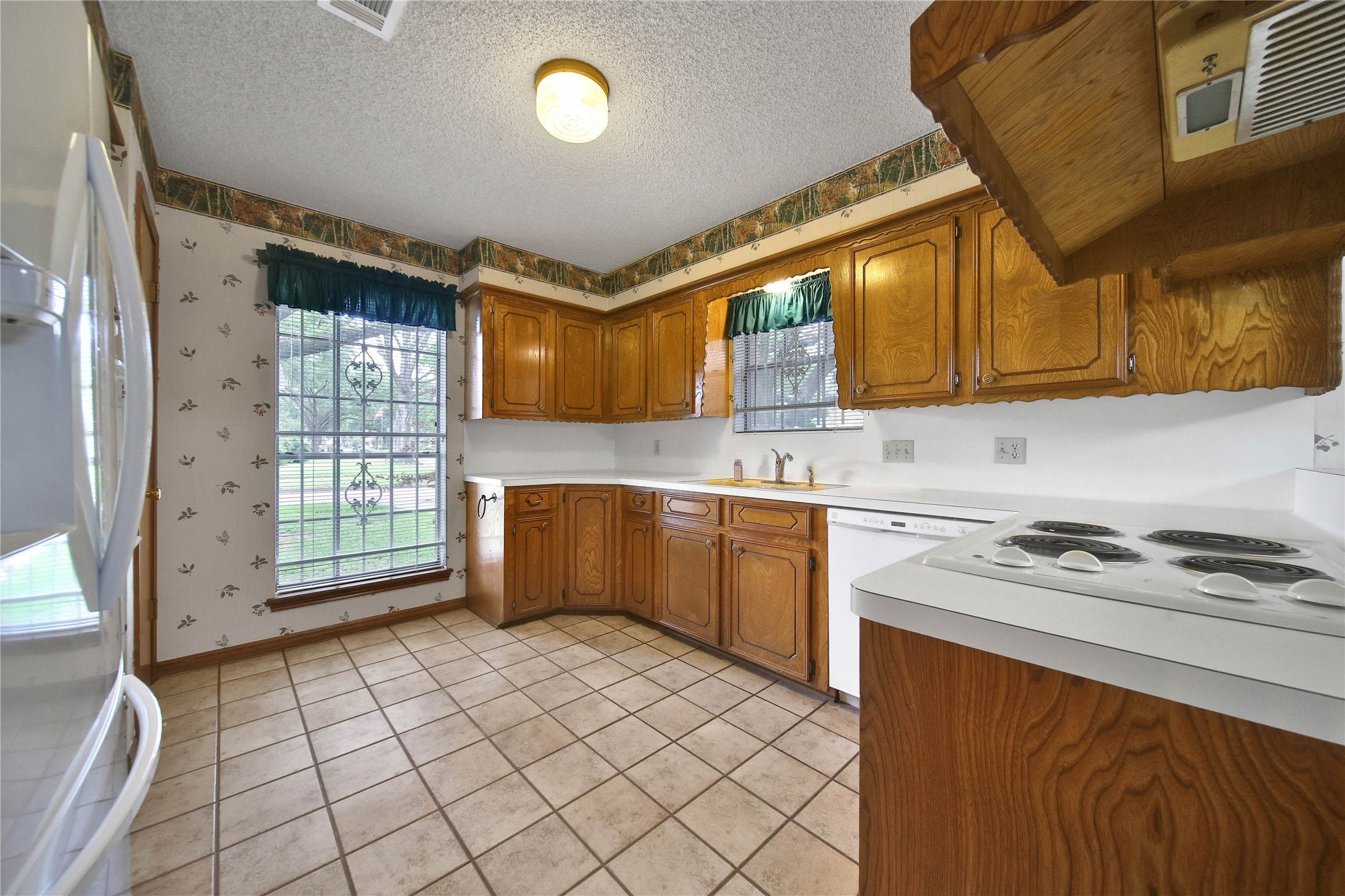 4907 Apollo Street Houston, TX 77018 - Photo 11 of 41
