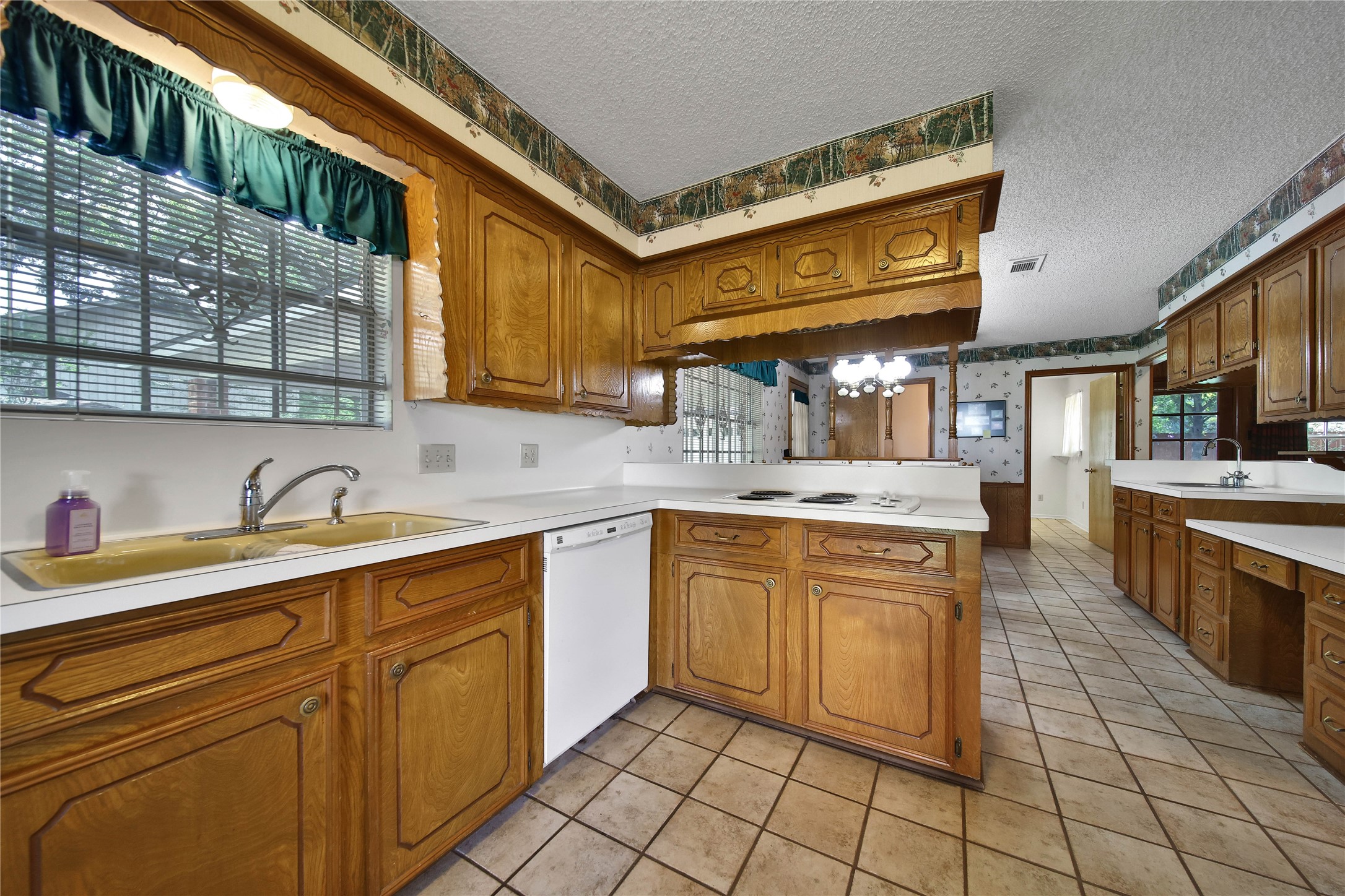 4907 Apollo Street Houston, TX 77018 - Photo 12 of 41