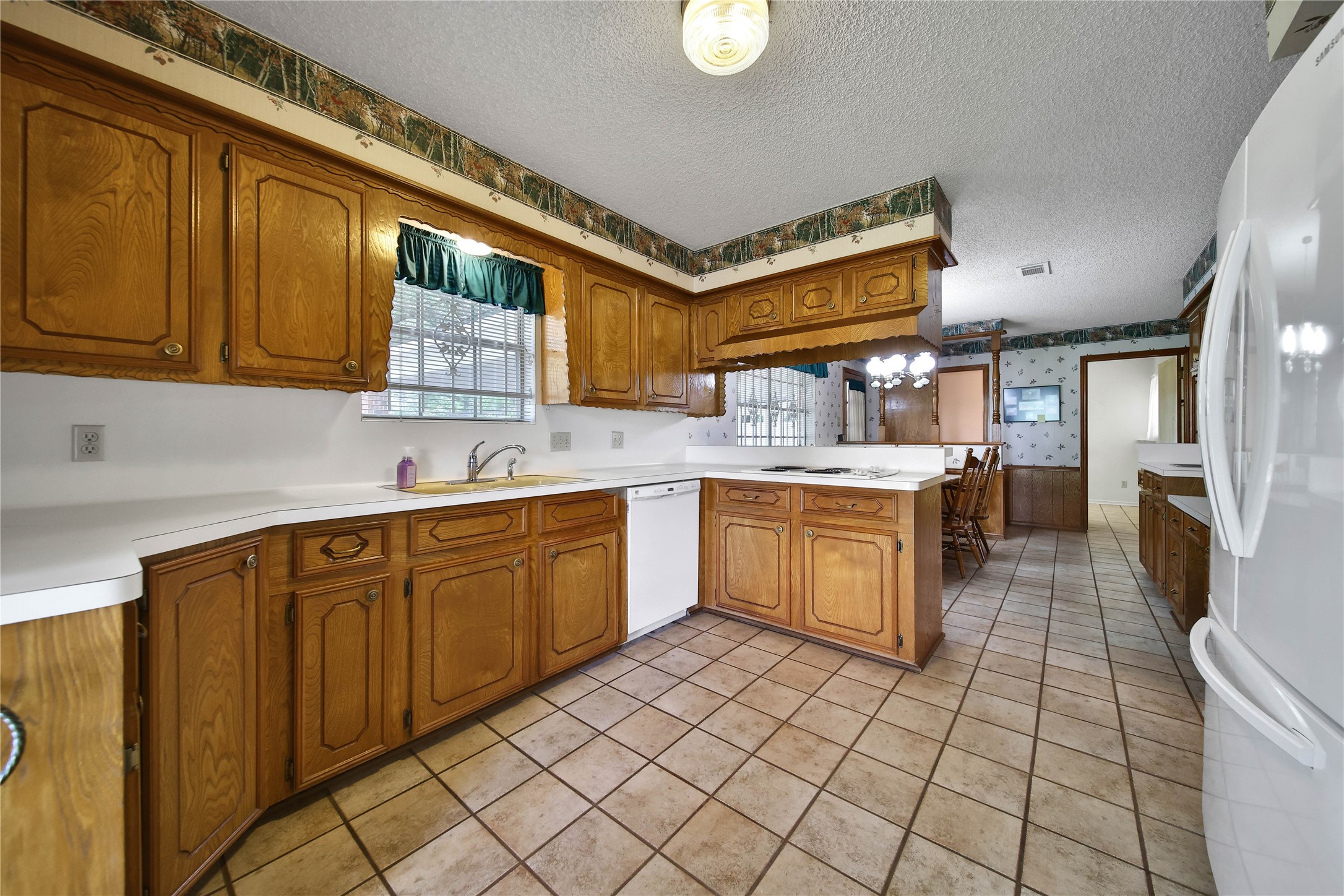 4907 Apollo Street Houston, TX 77018 - Photo 13 of 41