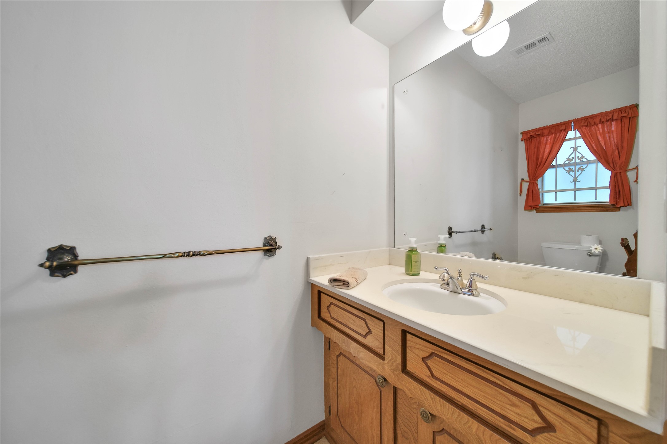 4907 Apollo Street Houston, TX 77018 - Photo 17 of 41