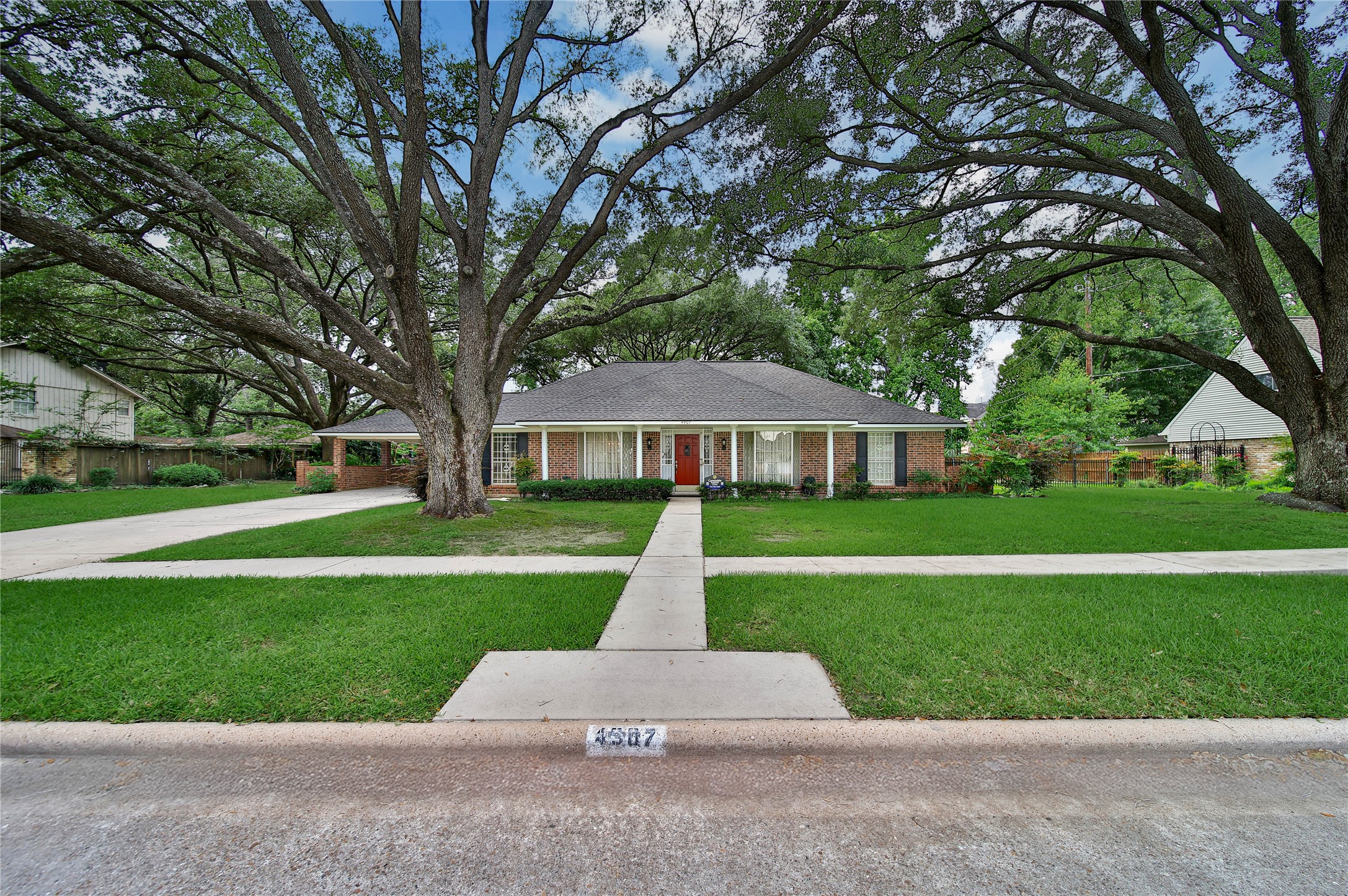 4907 Apollo Street Houston, TX 77018 - Photo 3 of 41