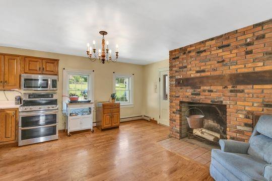 991 Baker Road Bridgeville, PA 15017 - Photo 9 of 26 Gallery Image 9