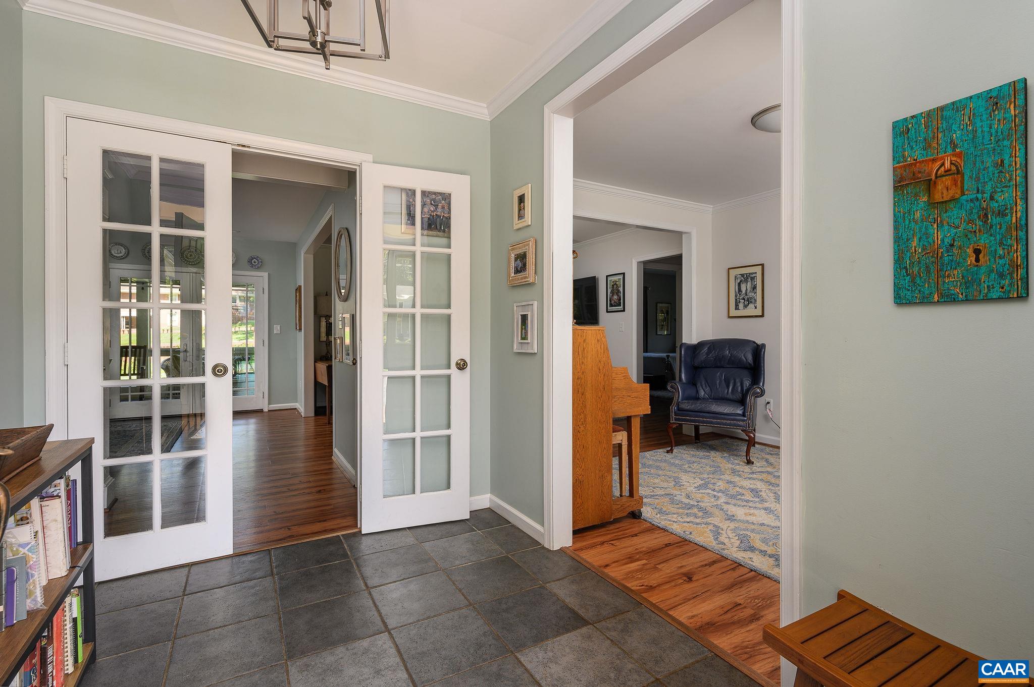 2701 Huntington Road Charlottesville, VA 22901 - Photo 6 of 53 a view of livingroom with furniture and workspace