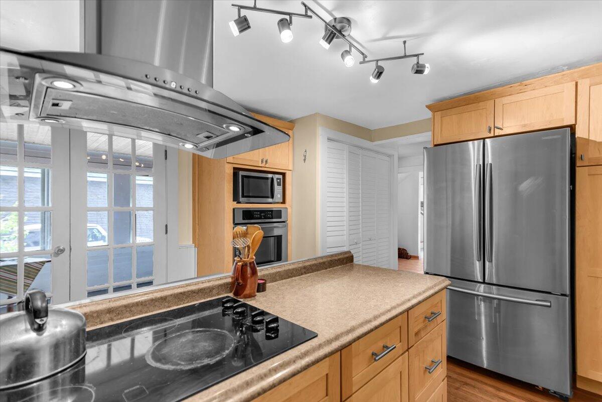 10 Green Street Castine, ME 04421 - Photo 21 of 63 03-10 Green St (65 of 68)