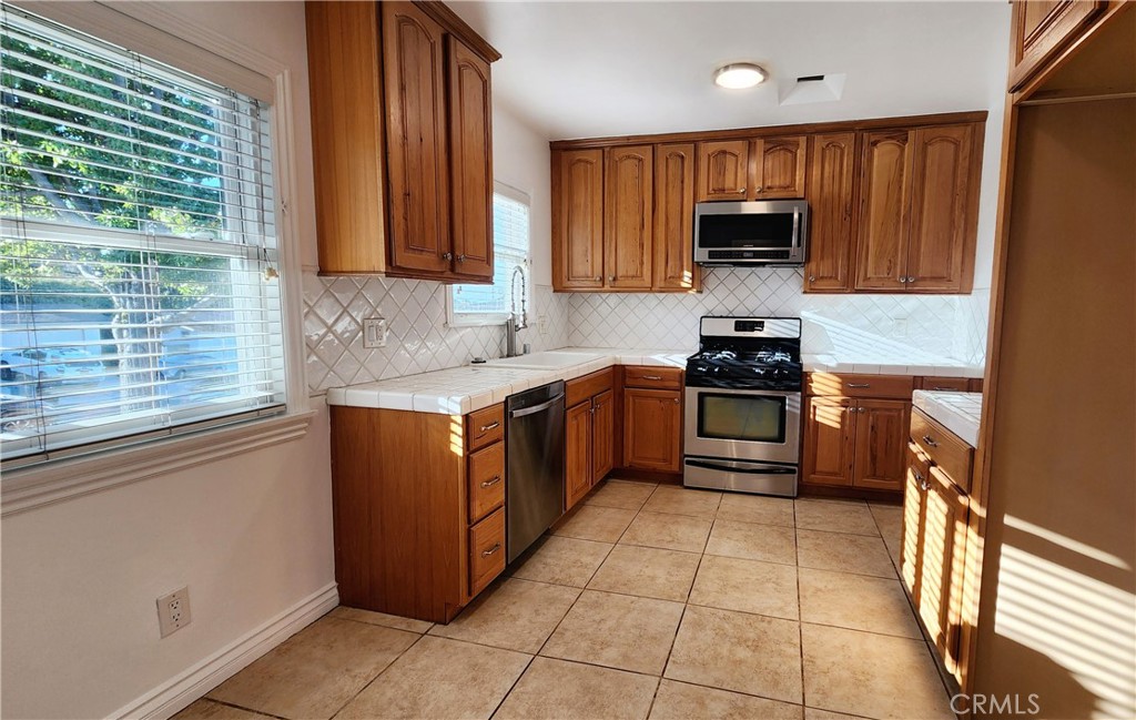 25714 Crest Road Torrance, CA 90505 - Photo 7 of 22