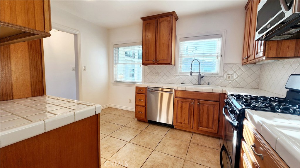 25714 Crest Road Torrance, CA 90505 - Photo 9 of 22