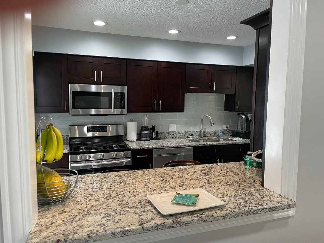 43 West Fern Court, Unit 125 Palatine, IL 60067 - Photo 2 of 15