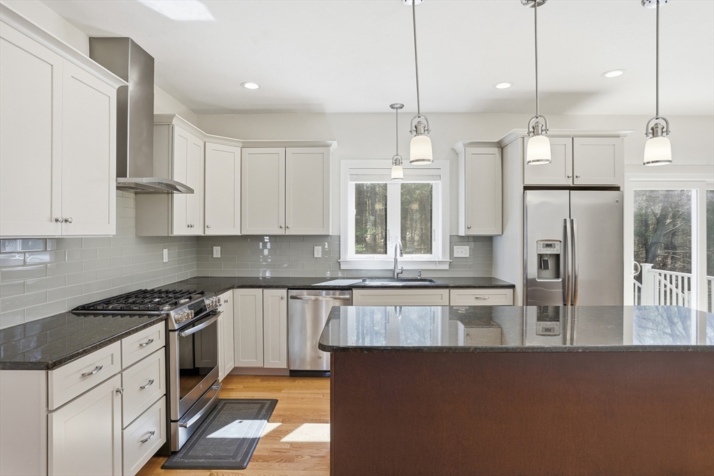 7 Spruce Street Littleton, MA 01460 - Photo 12 of 42