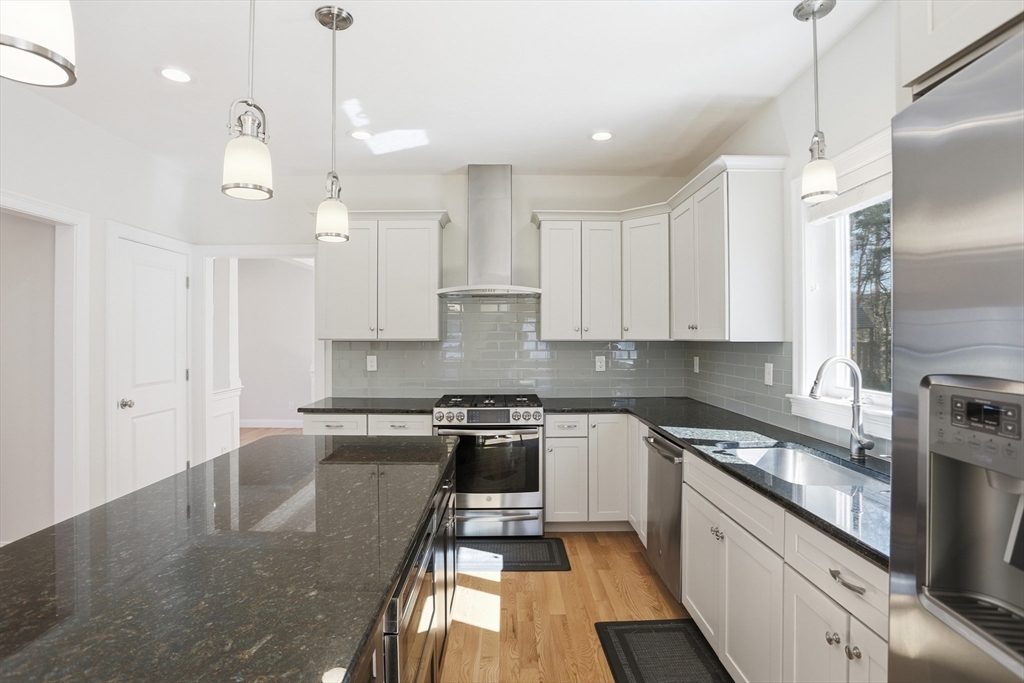 7 Spruce Street Littleton, MA 01460 - Photo 15 of 42