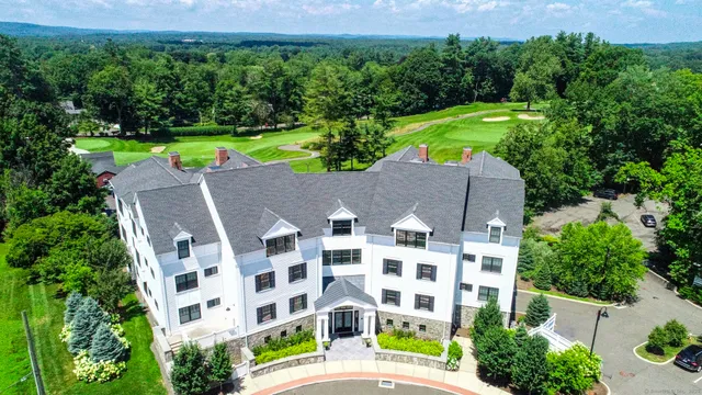 $734,900 | 788 Farmington Avenue, Unit 104, Farmington, CT 06032