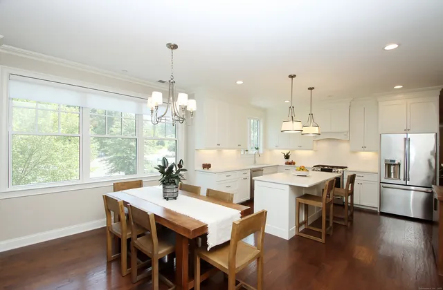 $734,900 | 788 Farmington Avenue, Unit 104, Farmington, CT 06032