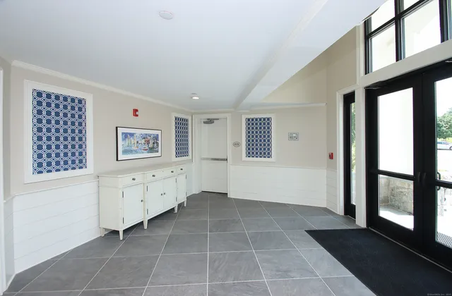 $734,900 | 788 Farmington Avenue, Unit 104, Farmington, CT 06032