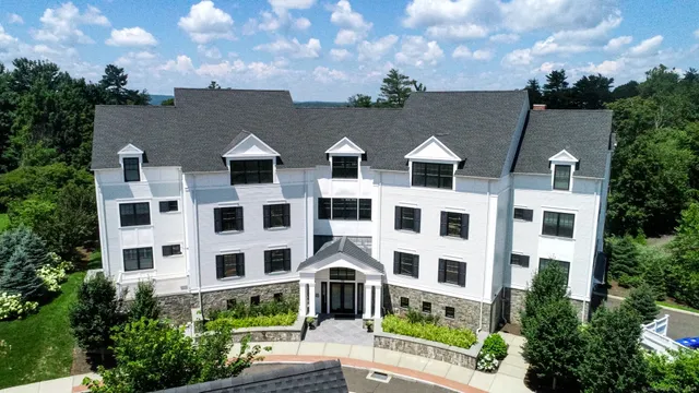$734,900 | 788 Farmington Avenue, Unit 104, Farmington, CT 06032