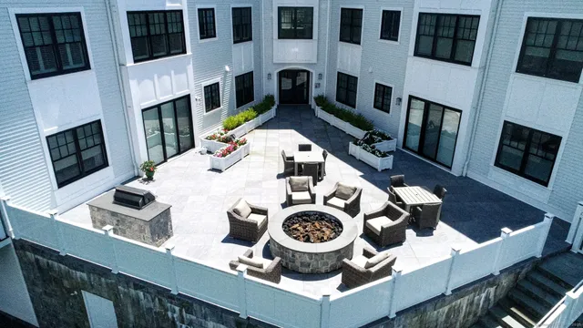 $734,900 | 788 Farmington Avenue, Unit 104, Farmington, CT 06032