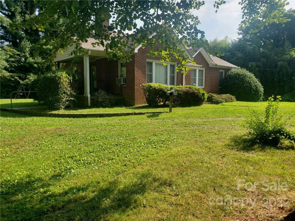 577 Tracy Grove Road Flat Rock, NC 28731 - Photo 4 of 20 Gallery Image 4