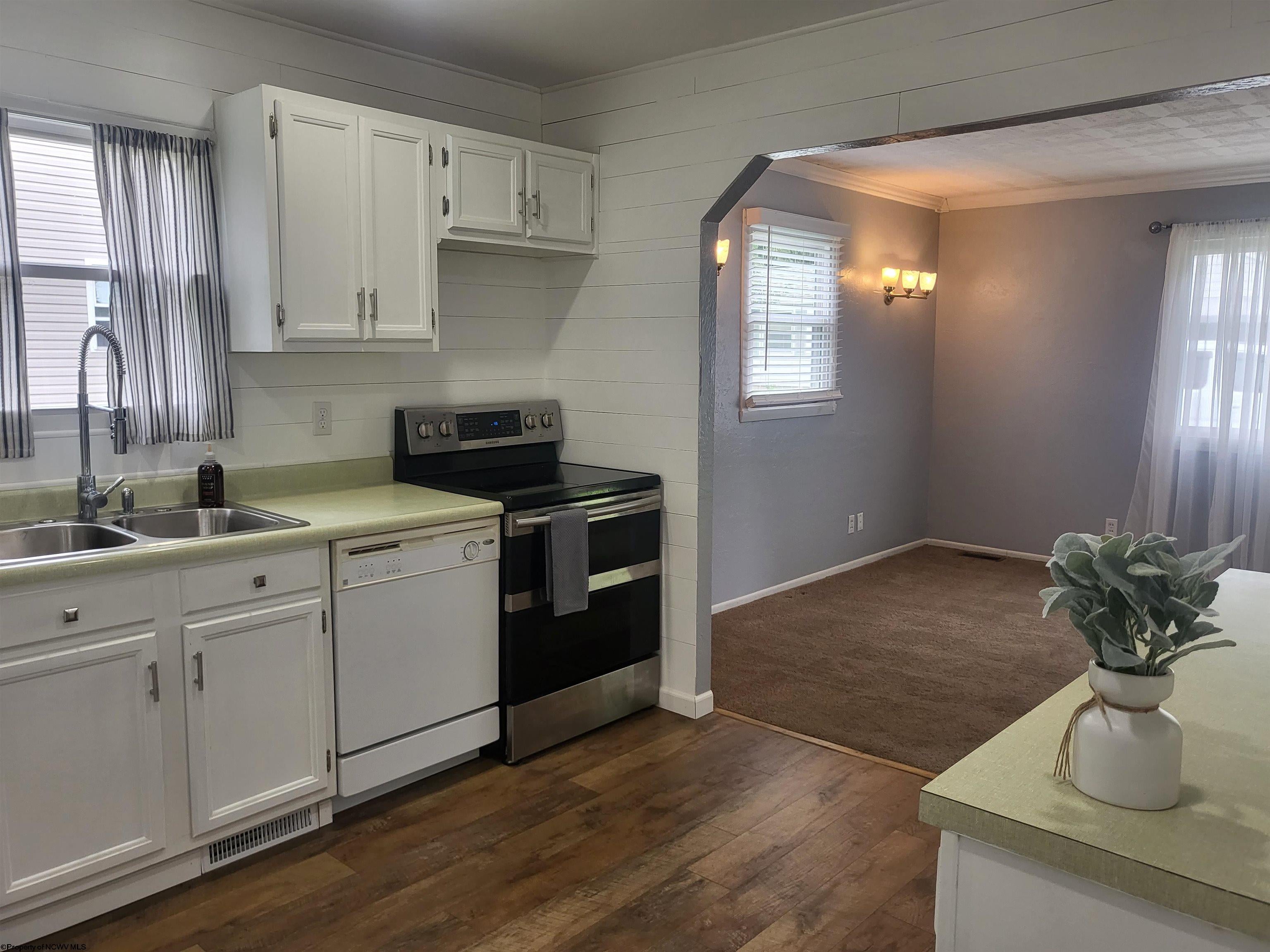 108 Wakefield Road Fairmont, WV 26554 - Photo 11 of 39 Gallery Image 11