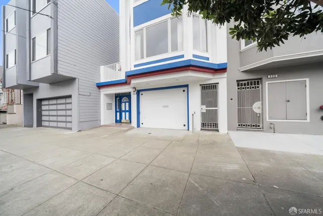 a view of an entrance of the building