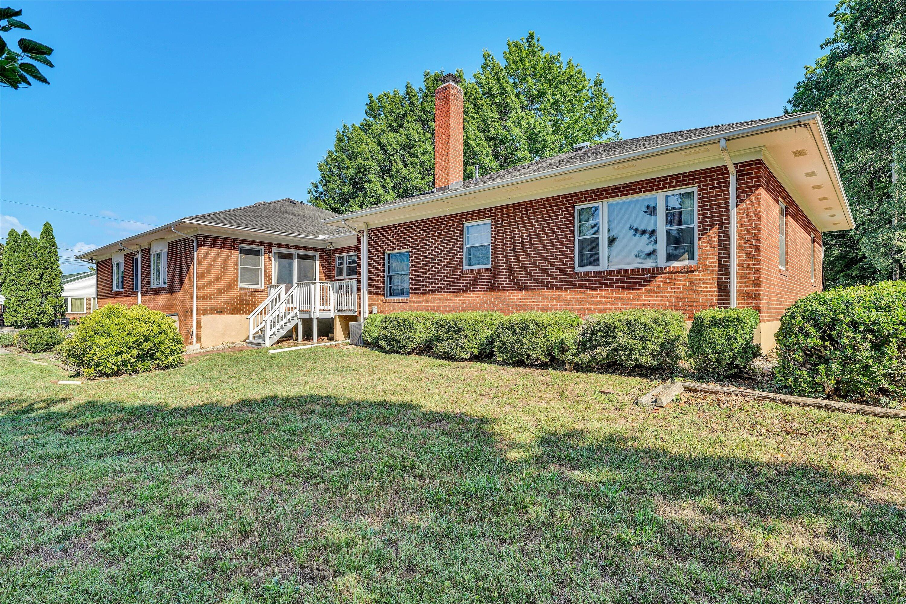 807 Dexter Road Roanoke, VA 24019 - Photo 38 of 48 Rear Right 807 Dexter