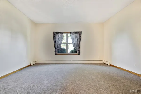 $325,000 | 2454 Niagara Road, Wheatfield, NY 14304