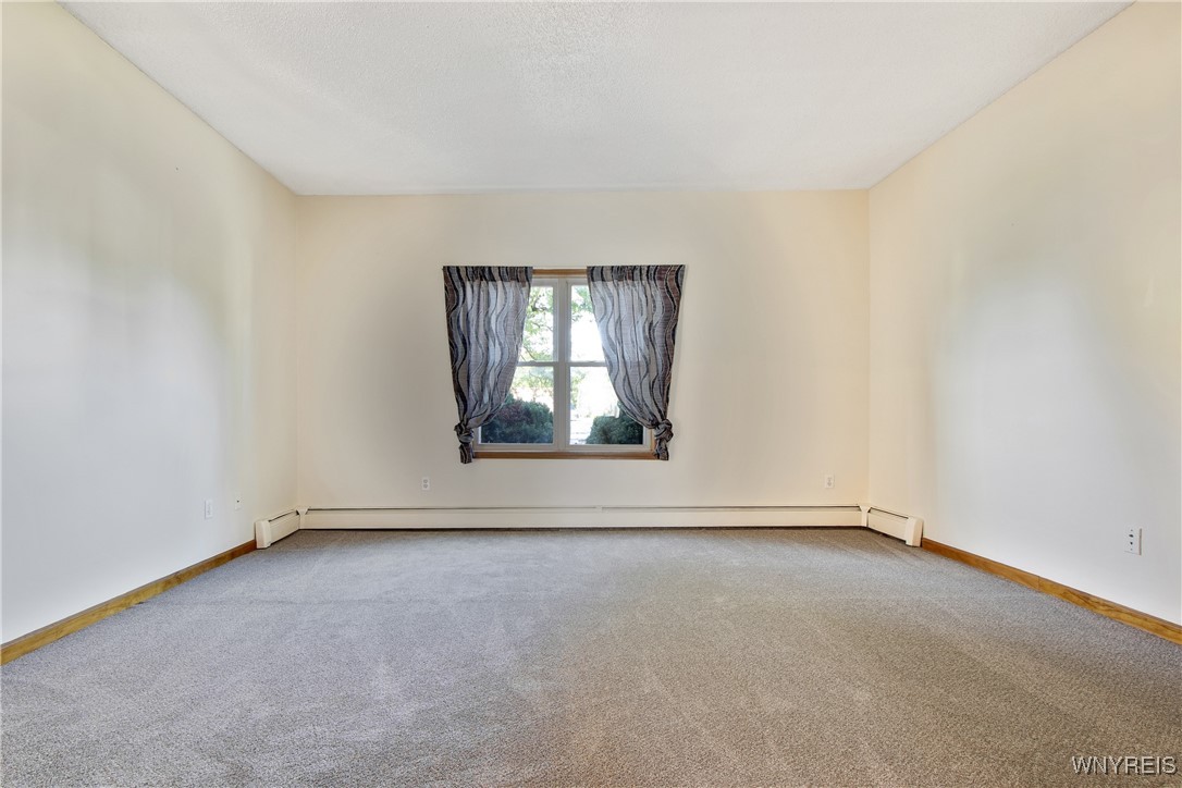 2454 Niagara Road Wheatfield, NY 14304 - Photo 14 of 43