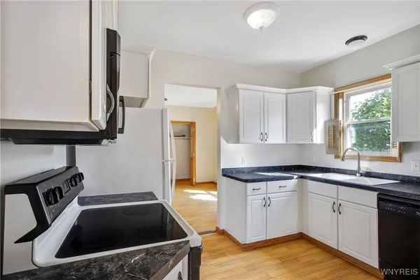 $325,000 | 2454 Niagara Road, Wheatfield, NY 14304