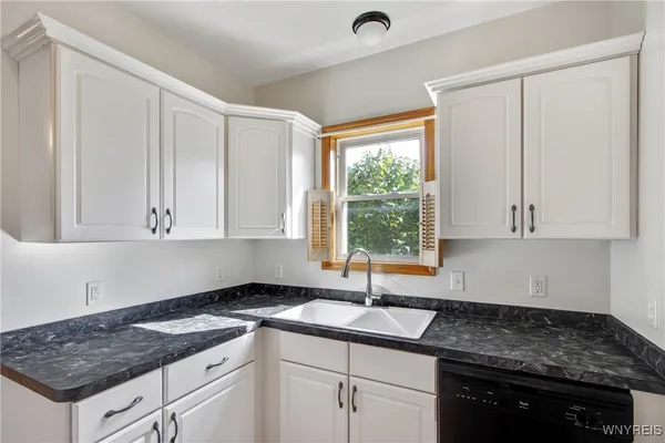 $325,000 | 2454 Niagara Road, Wheatfield, NY 14304