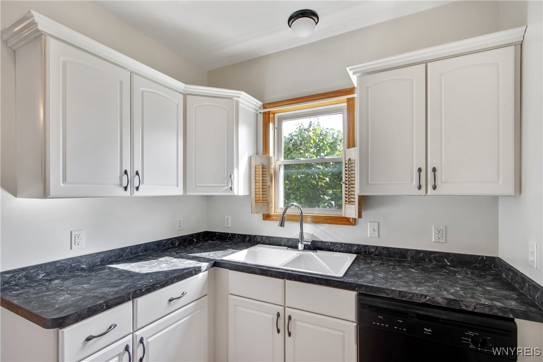 2454 Niagara Road Wheatfield, NY 14304 - Photo 26 of 43
