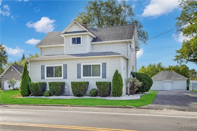 $340,000 | 2454 Niagara Road, Wheatfield, NY 14304