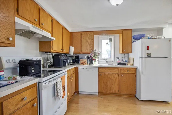 $325,000 | 2454 Niagara Road, Wheatfield, NY 14304
