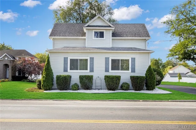 $340,000 | 2454 Niagara Road, Wheatfield, NY 14304