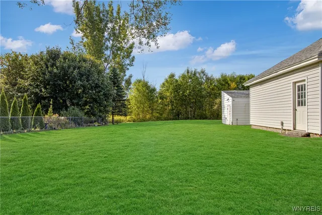 $340,000 | 2454 Niagara Road, Wheatfield, NY 14304