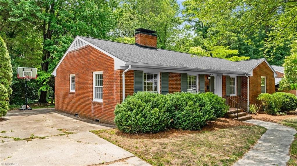 1210 Pembroke Road Greensboro, NC 27408 - Photo 2 of 37