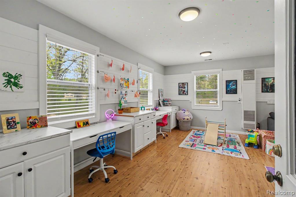 2601 Old Plank Road Milford, MI 48381 - Photo 18 of 36
