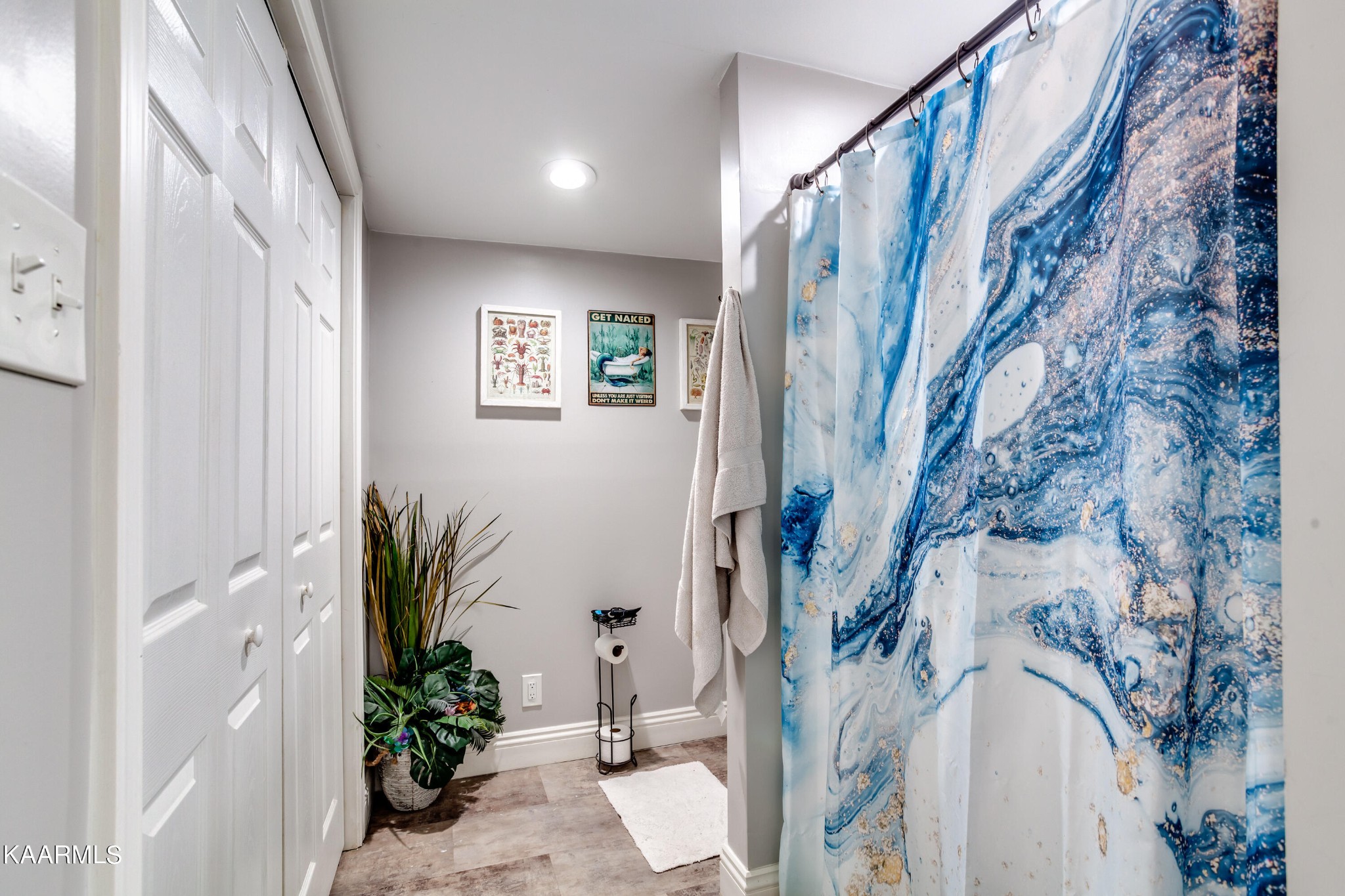 303 West Faunce Road Oak Ridge, TN 37830 - Photo 19 of 28 a view of a entryway