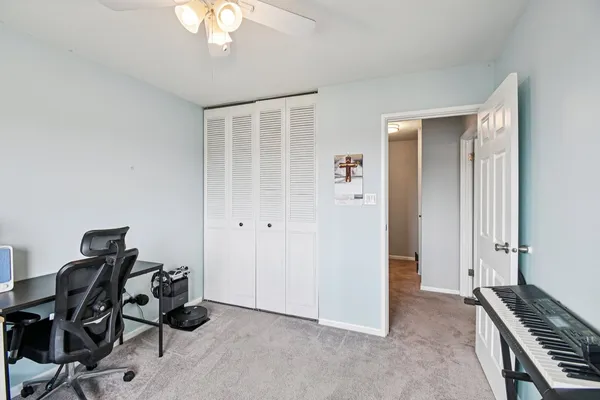 $270,000 | 8338 Portsmouth Drive, Unit B, Darien, IL 60561