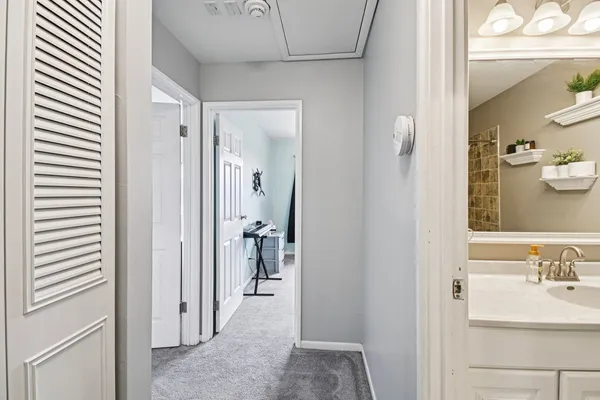 $270,000 | 8338 Portsmouth Drive, Unit B, Darien, IL 60561