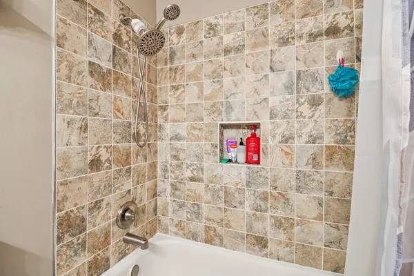 $270,000 | 8338 Portsmouth Drive, Unit B, Darien, IL 60561