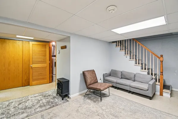 $270,000 | 8338 Portsmouth Drive, Unit B, Darien, IL 60561