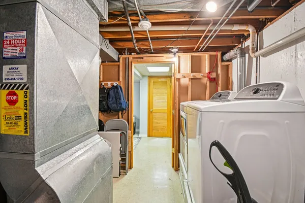 $270,000 | 8338 Portsmouth Drive, Unit B, Darien, IL 60561