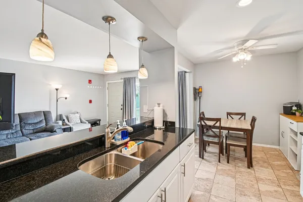 $270,000 | 8338 Portsmouth Drive, Unit B, Darien, IL 60561